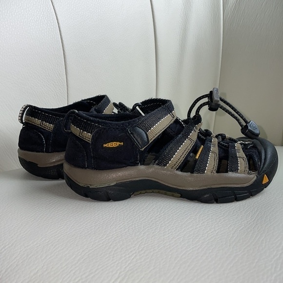 Sz13/big kid Sz1 Keen black and gold sandals in EUC - Picture 6 of 10